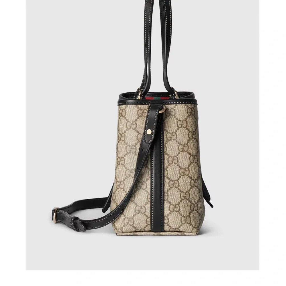 Gucci GG Emblem medium tote bag - Picture 6 of 8